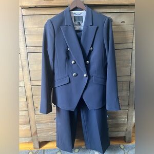 NWT Banana Republic Suit 8 Navy
